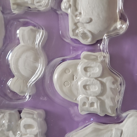 Halloween Paint Your Own Plaster Painting Set Pumpkin Ghost Candy Skeleton Bat - Picture 6 of 9